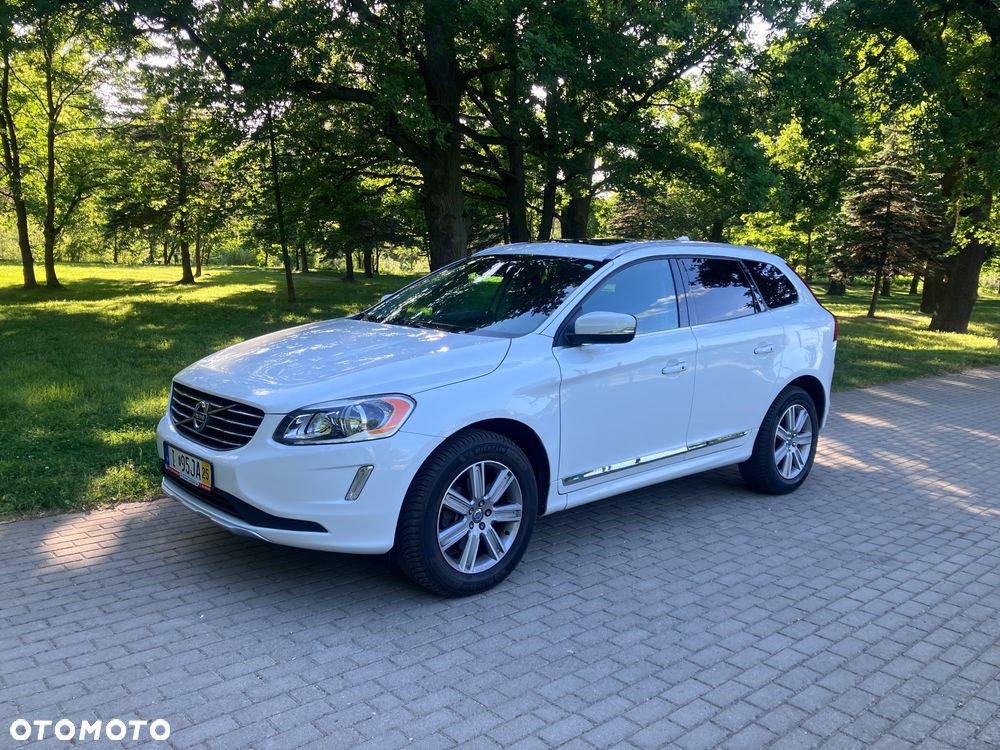 Volvo XC 60 T5 AWD Drive-E R-Design Momentum - 1