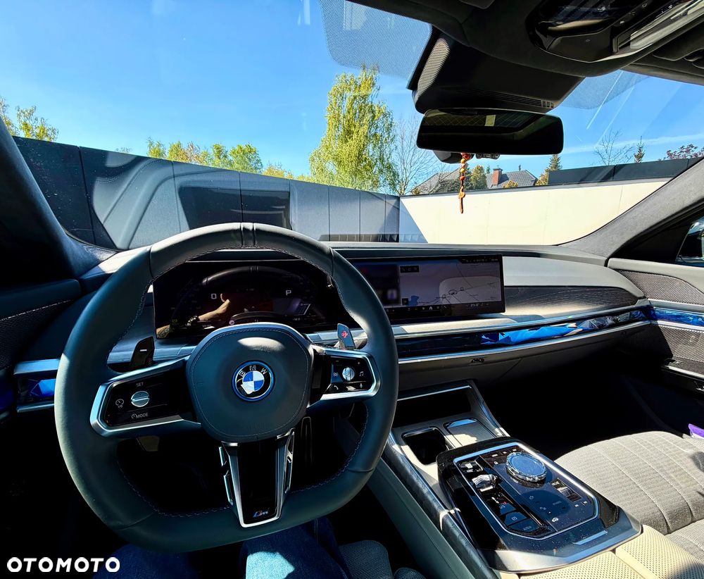 BMW Seria 7 M760e PHEV xDrive sport - 19