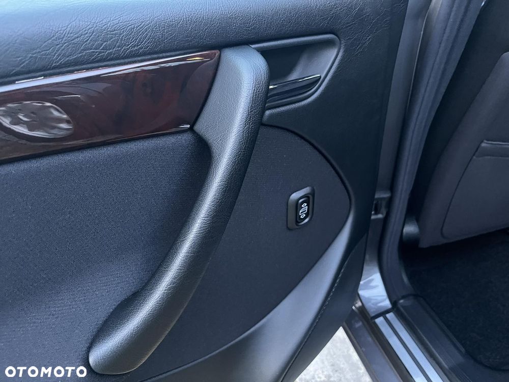 Mercedes-Benz Klasa C 180 Classic - 29