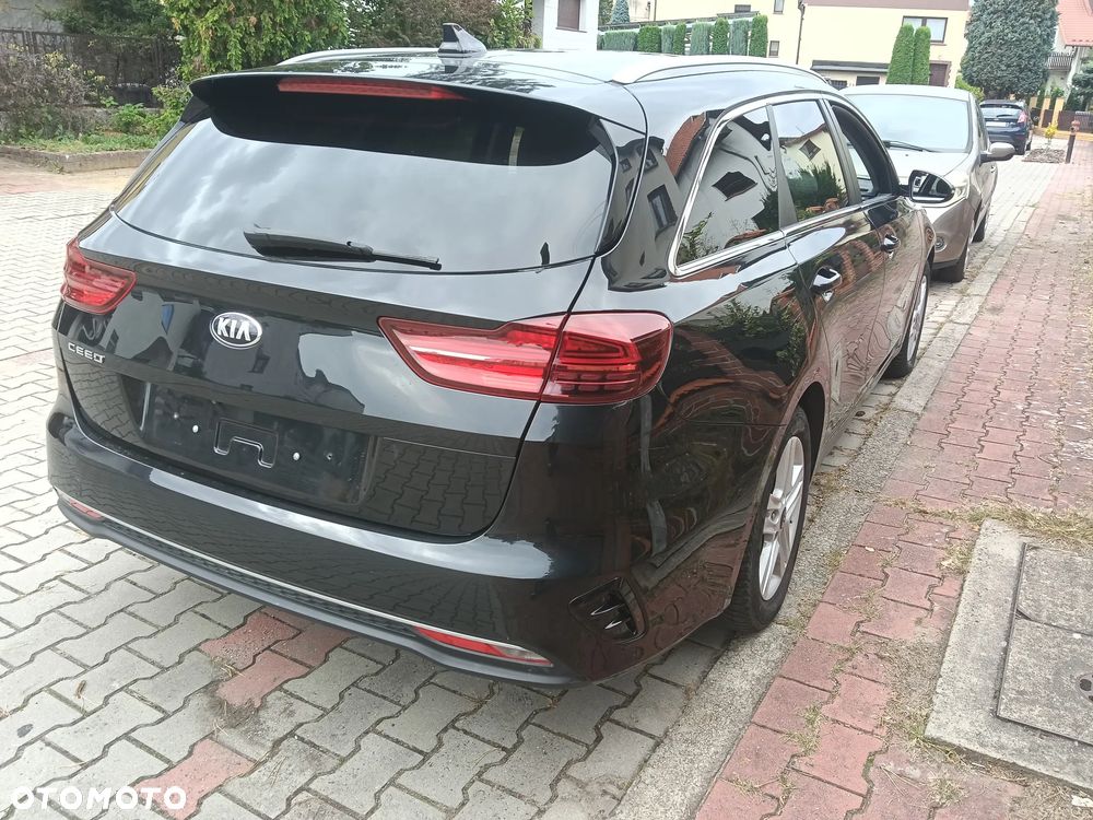 Kia Ceed - 12