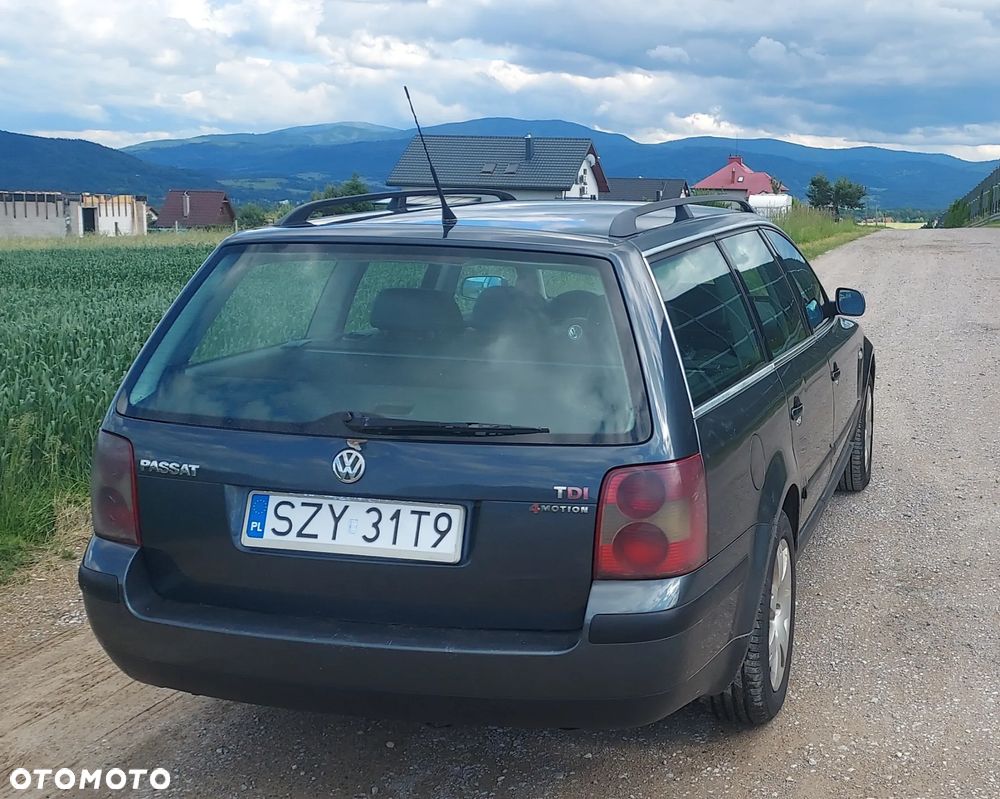 Volkswagen Passat 1.9 TDI 4Mot Highline - 3