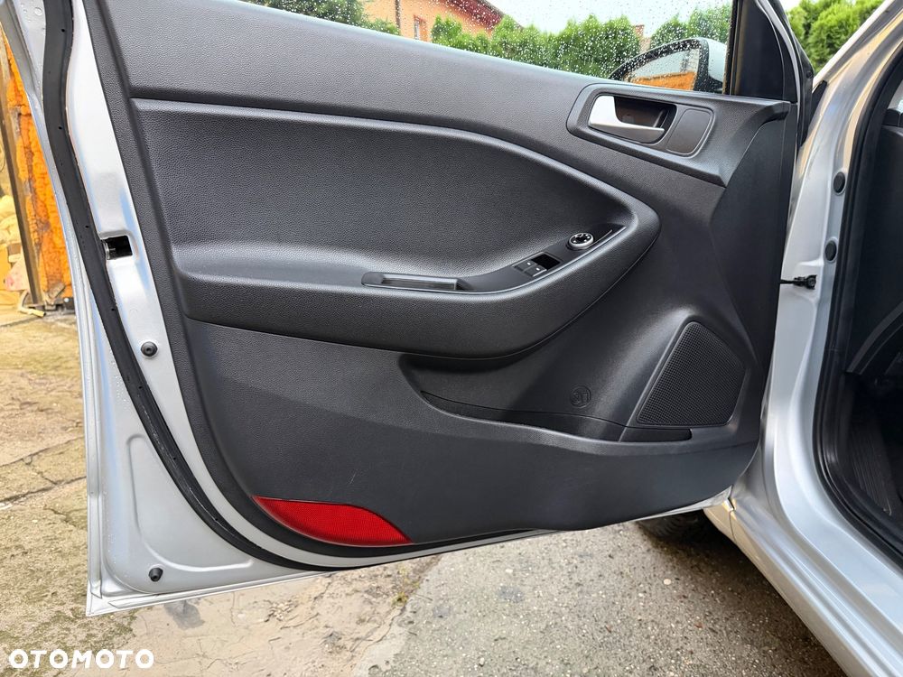 Hyundai i20 - 24