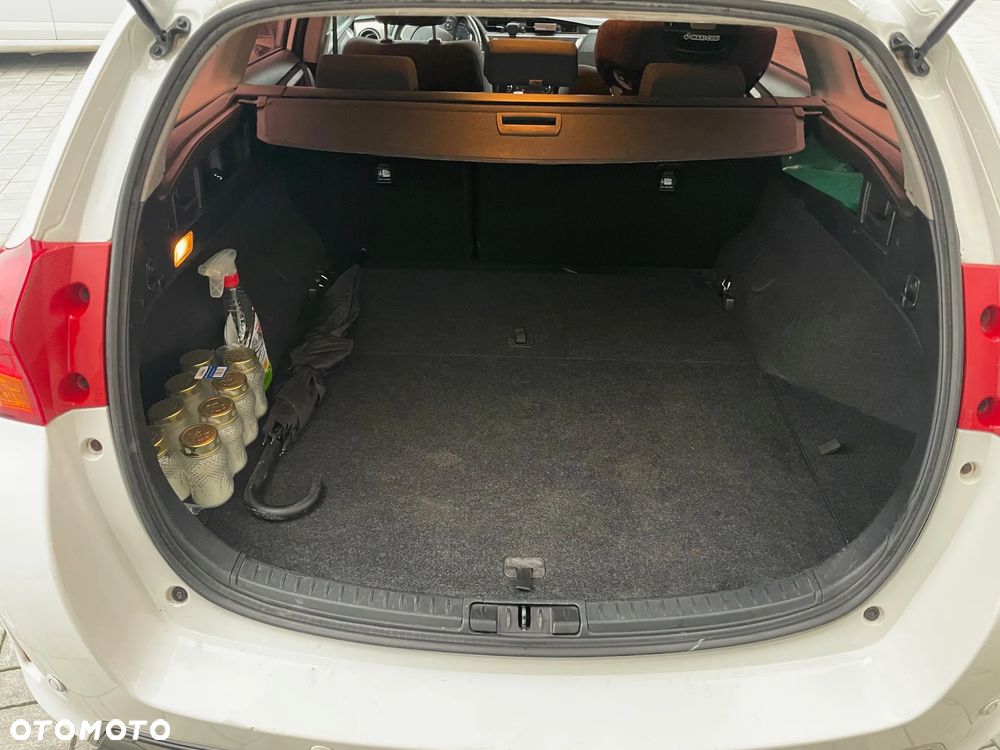Toyota Auris - 12