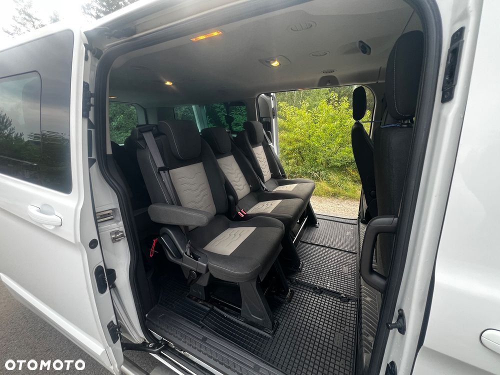 Ford Tourneo Custom - 9