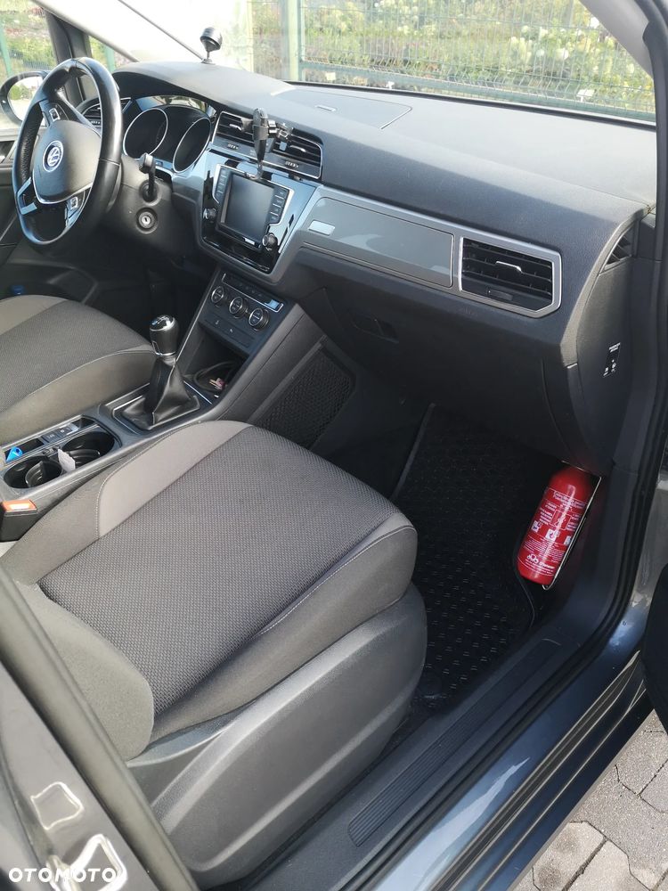 Volkswagen Touran - 6