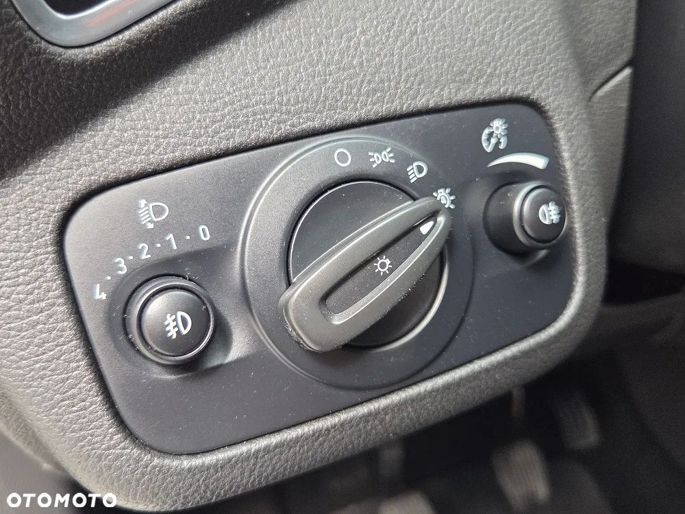 Ford Kuga 2.0 TDCi 2x4 Titanium - 18