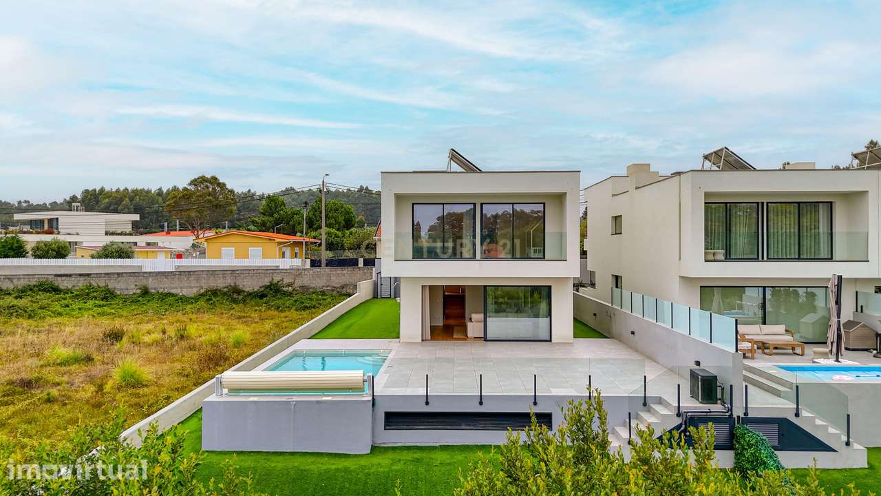 MORADIA T3 NOVA COM PISCINA E JARDIM | VALADARES | JUNTO AO MAR - Grande imagem: 3/43
