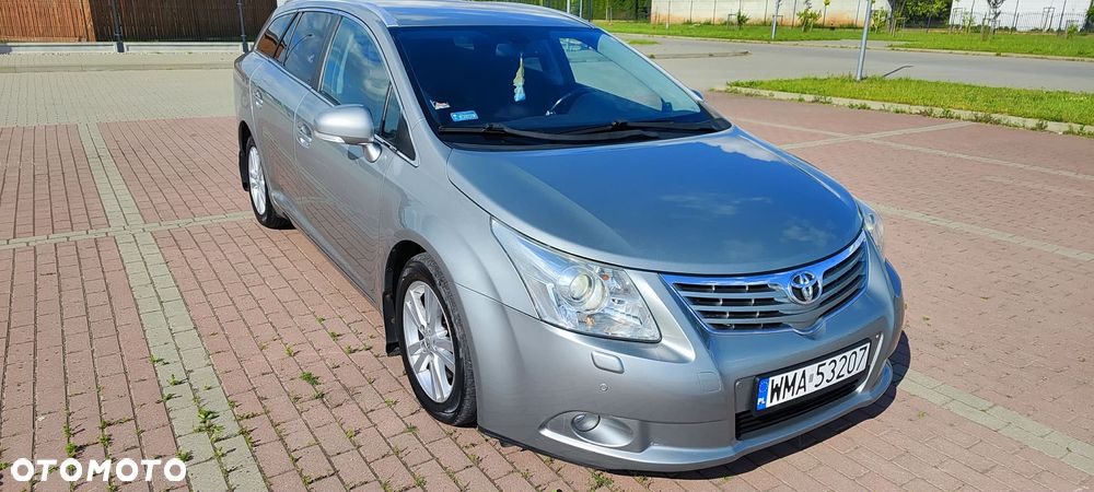 Toyota Avensis 2.0 D-4D - 1