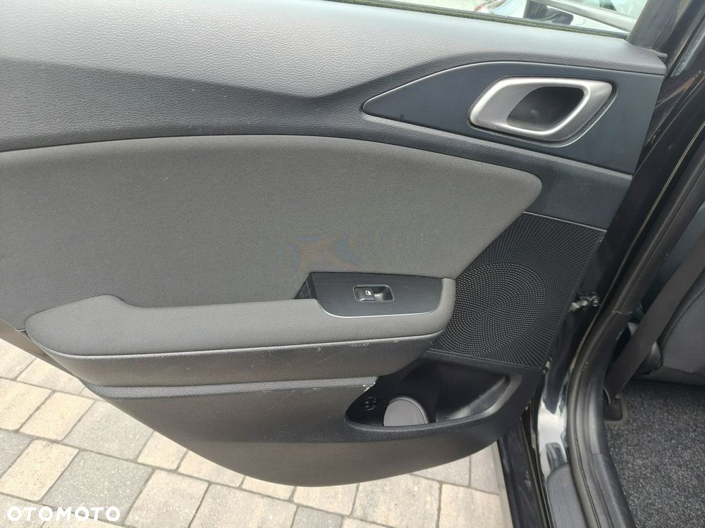 Kia Ceed - 30