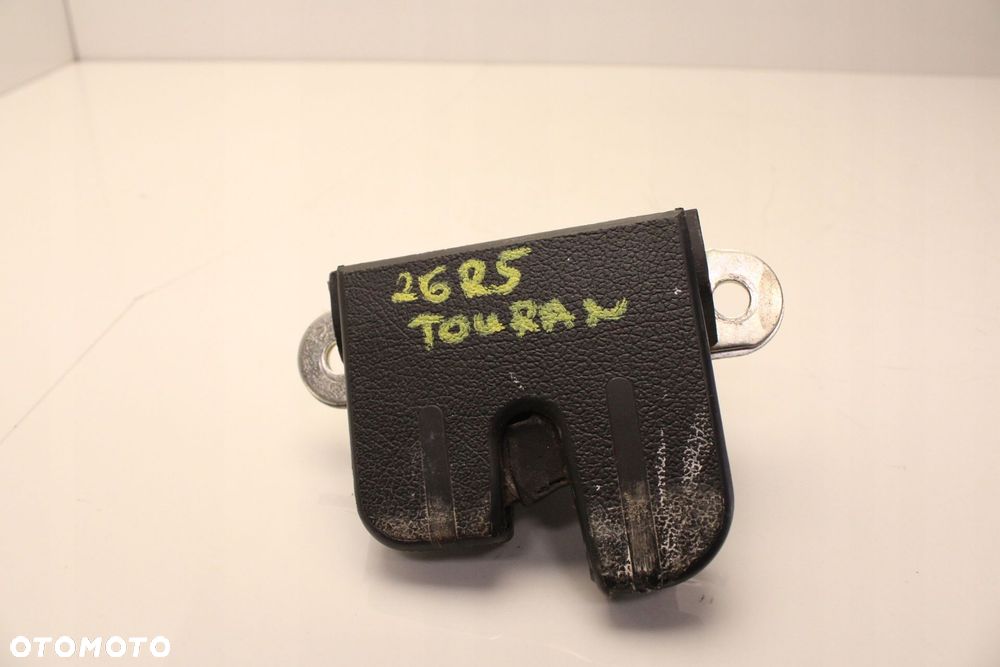 VW TOURAN I 03R- ZAMEK KLAPY BAGAŻNIKA TYŁ TYLNY - 1