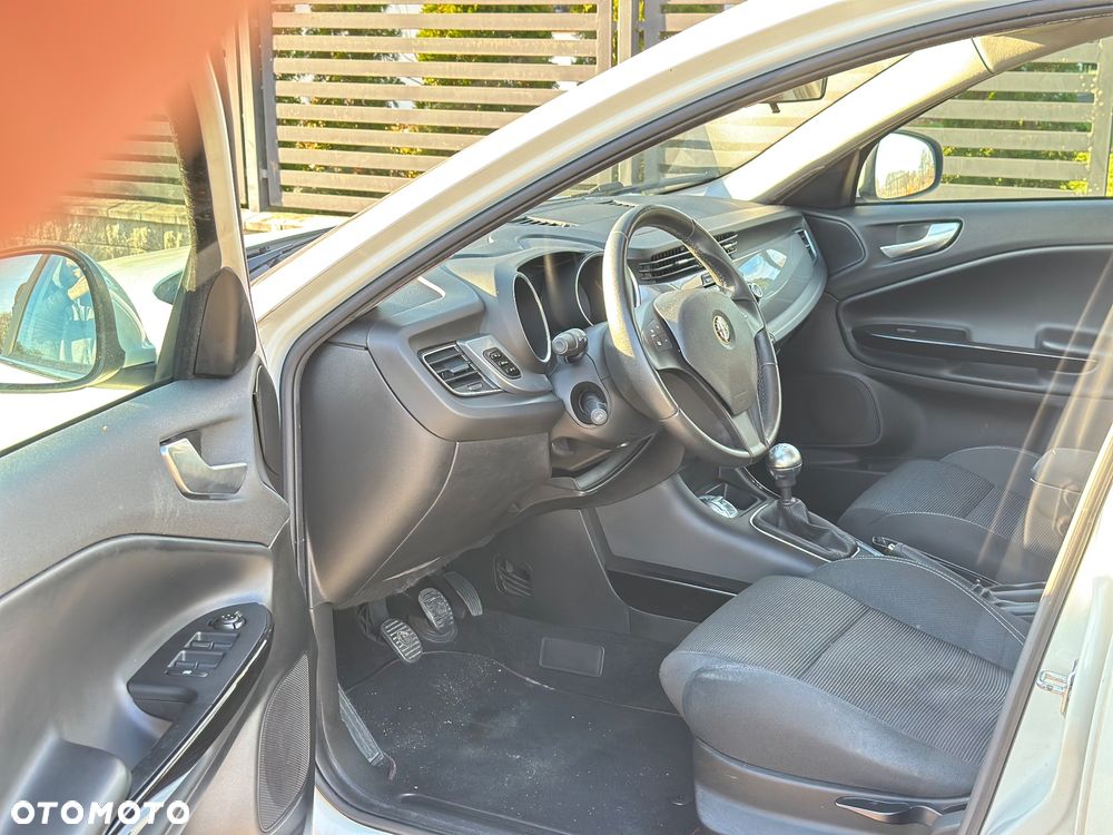 Alfa Romeo Giulietta 1.4 TB Distinctive - 19