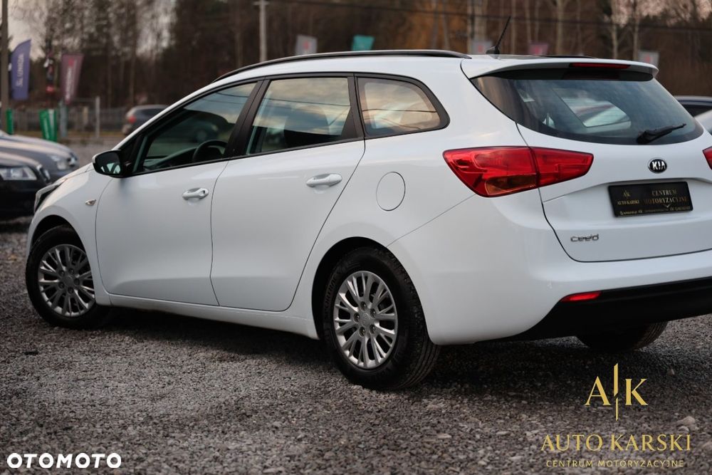 Kia Ceed - 12