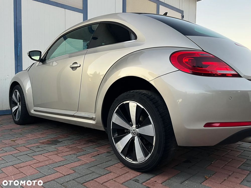 Volkswagen Beetle 1.6 TDI DPF Blue Motion Technologie Exclusive Design - 10