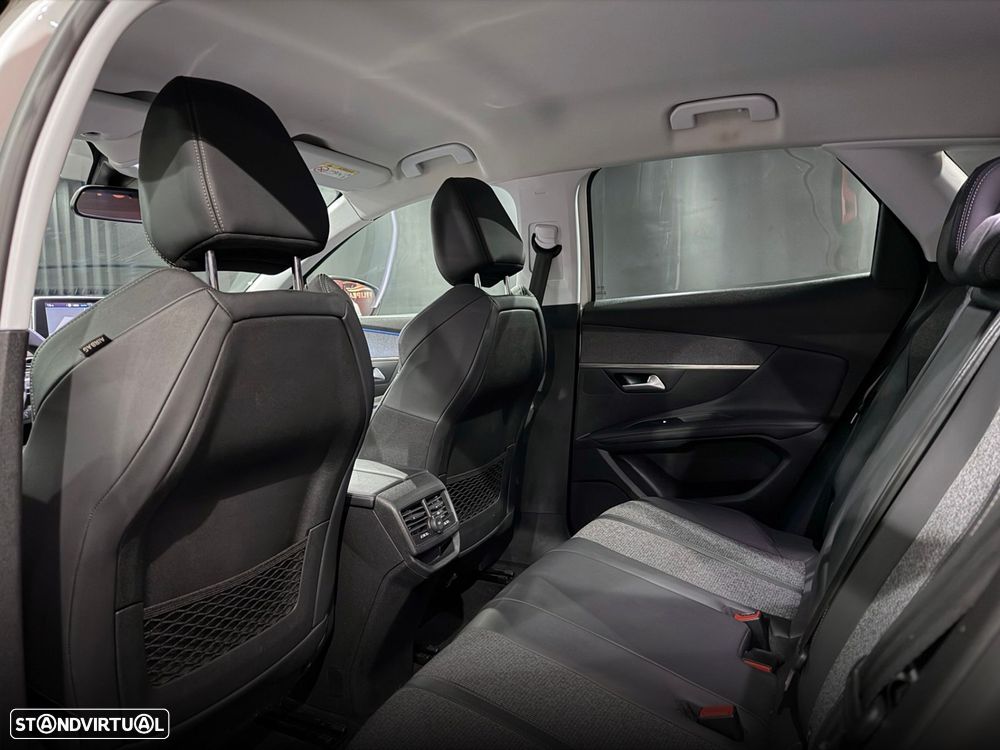 Peugeot 3008 1.2 PureTech Allure Pack - 26