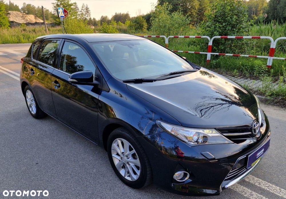 Toyota Auris 1.6 Executive - 11