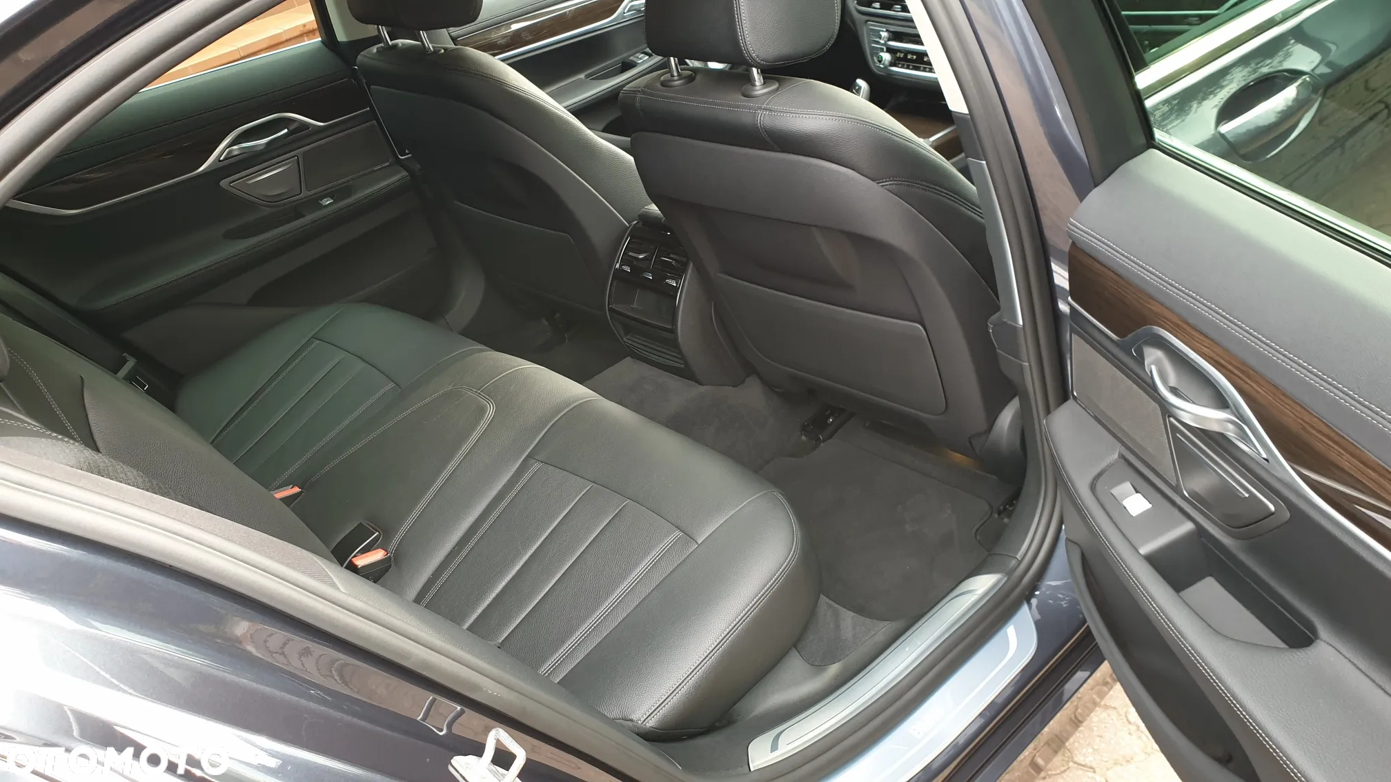 BMW Seria 7 - 15