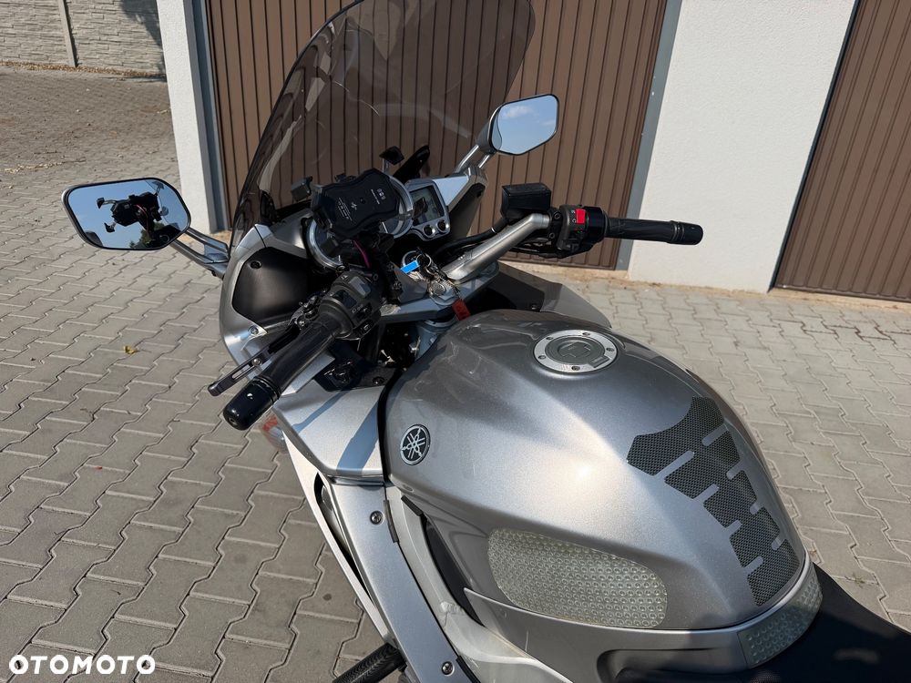 Yamaha FJR - 13