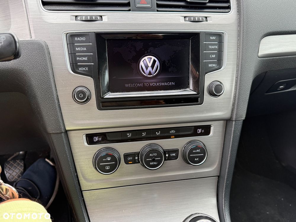 Volkswagen Golf - 11