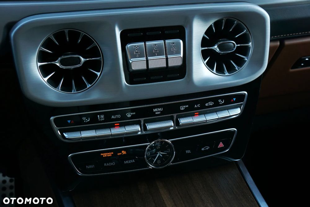 Mercedes-Benz Klasa G 400 d - 32