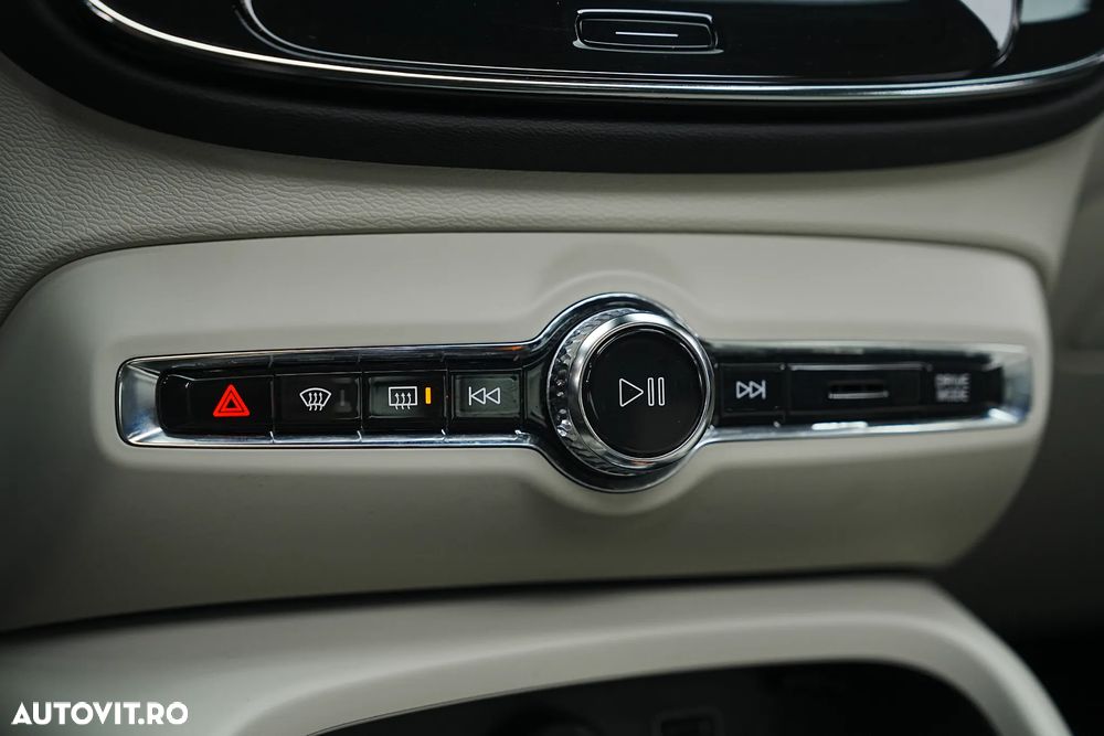 Volvo XC 40 T5 Recharge DKG Inscription - 36