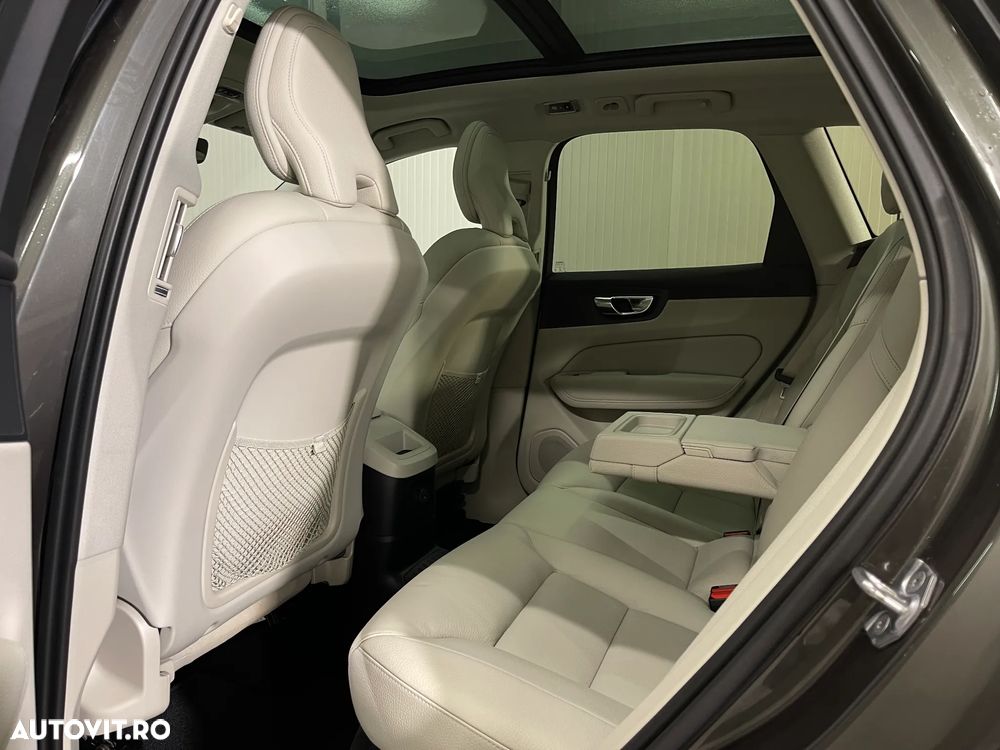 Volvo XC 60 T6 AWD Recharge Geartronic Inscription - 12