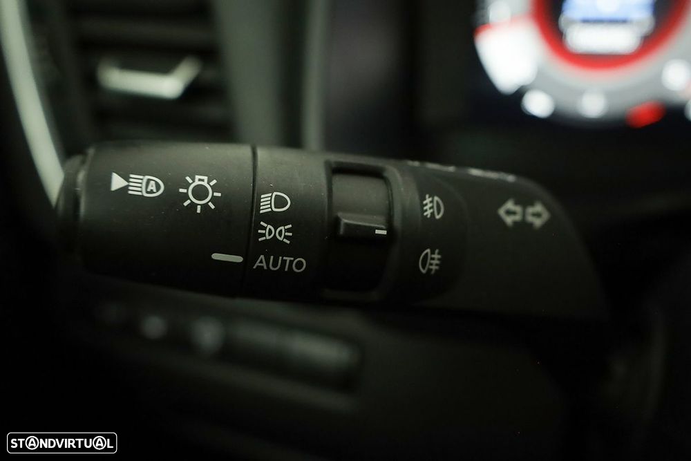 Nissan Qashqai 1.3 DIG-T N-Connecta LED Xtronic - 16