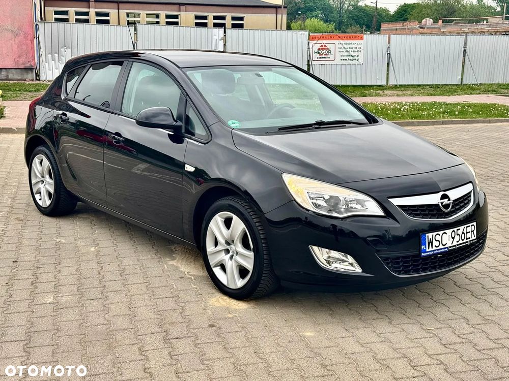 Opel Astra 1.4 Turbo Design Edition - 2