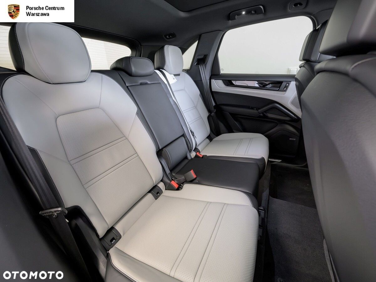 Porsche Cayenne - 16