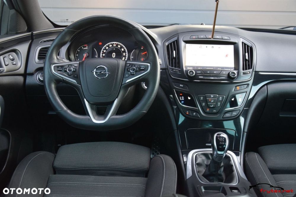Opel Insignia - 32