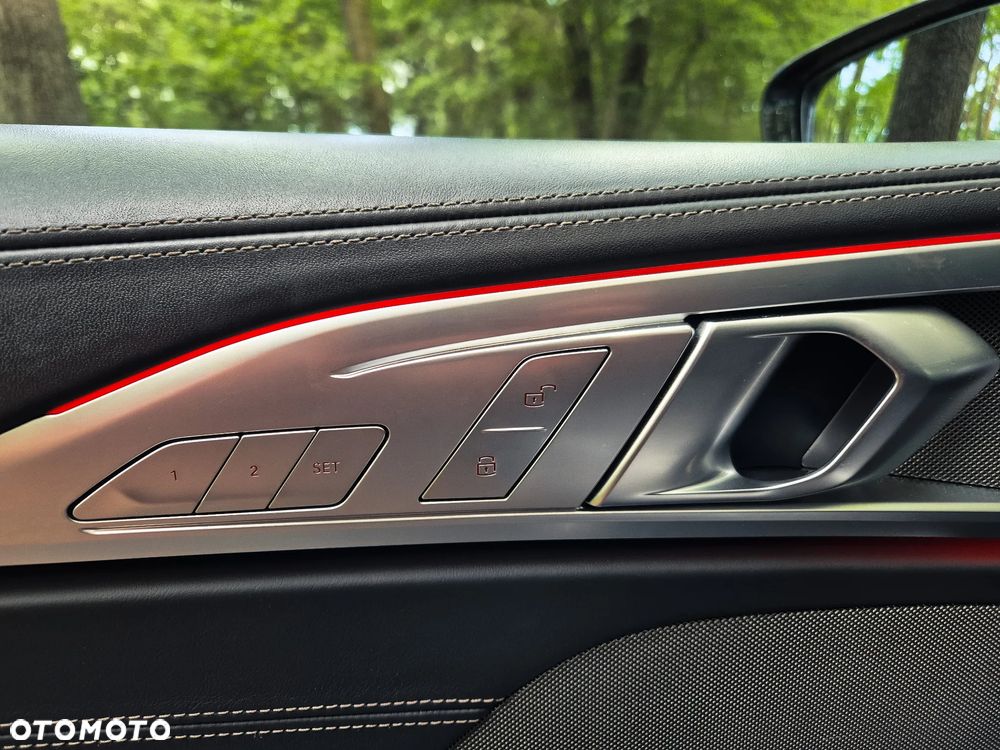 BMW Seria 8 - 15