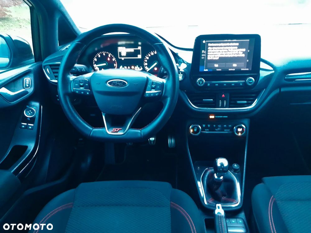 Ford Fiesta 1.0 EcoBoost S&S ST-LINE - 31