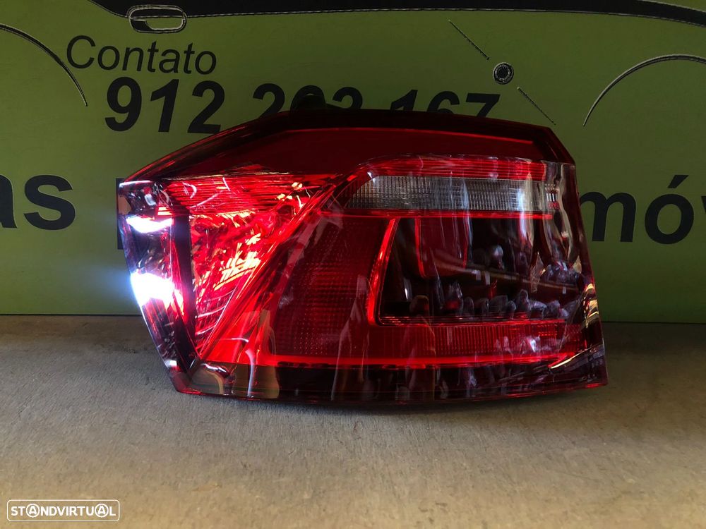 VW GOLF SPORTSVAN FAROLIM ESQ FT045 - 10