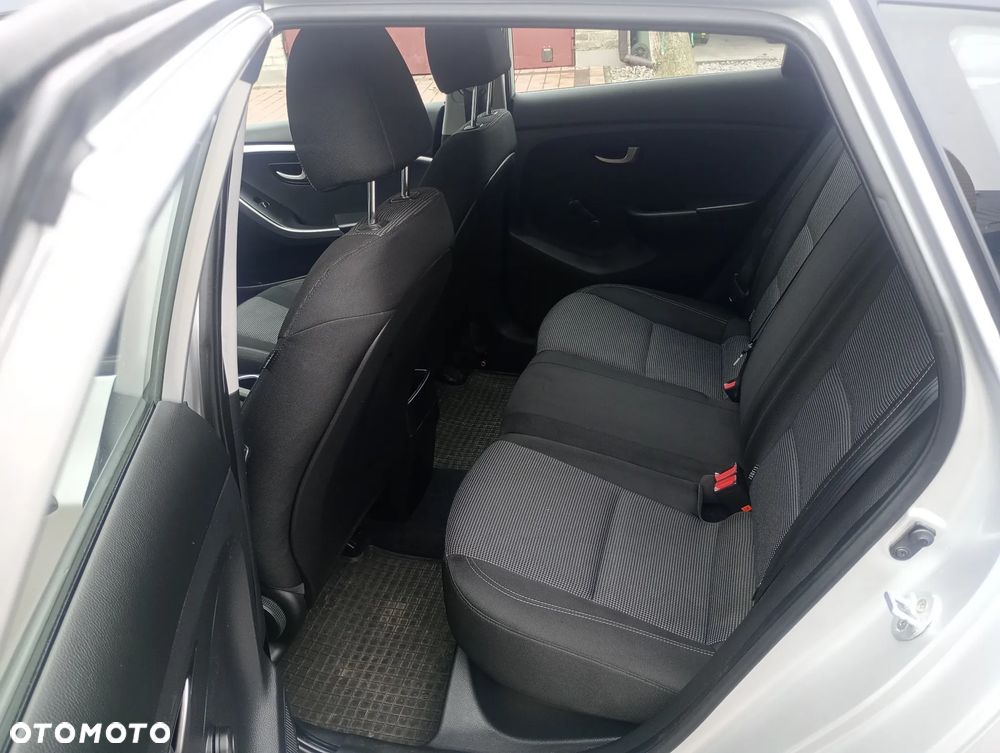 Hyundai i30 1.6 CRDi Classic - 9