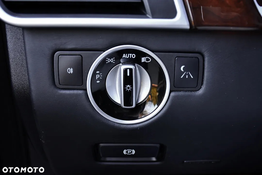 Mercedes-Benz GL 63 AMG 4Matic AMG Speedshift Plus 7G-TRONIC - 15
