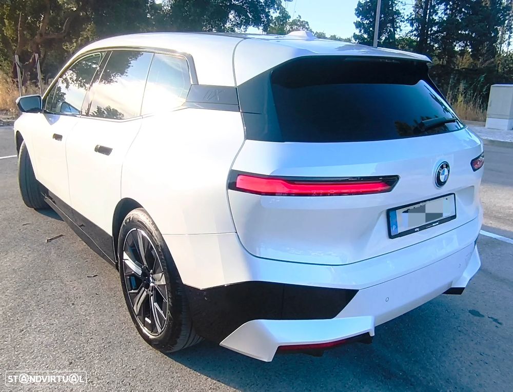 BMW iX xDrive40 - 44