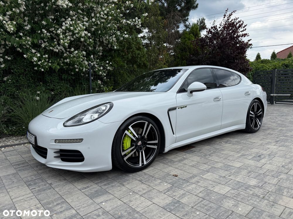 Porsche Panamera - 1