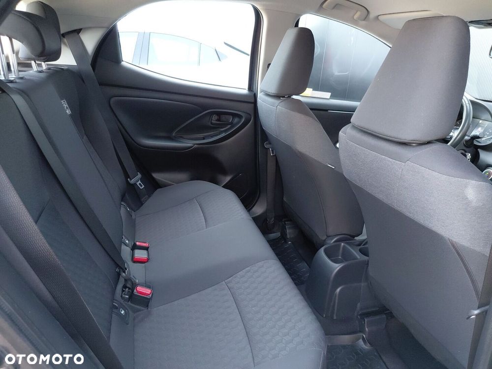 Toyota Yaris - 10