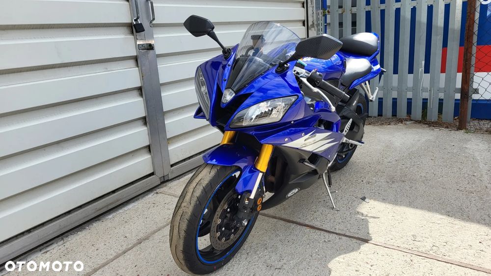 Yamaha R6 - 6