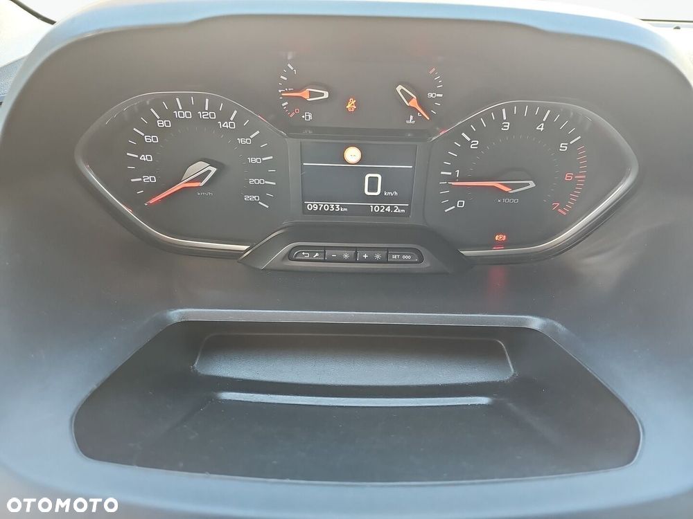 Peugeot Rifter 1.5 BlueHDI Allure S&S - 22