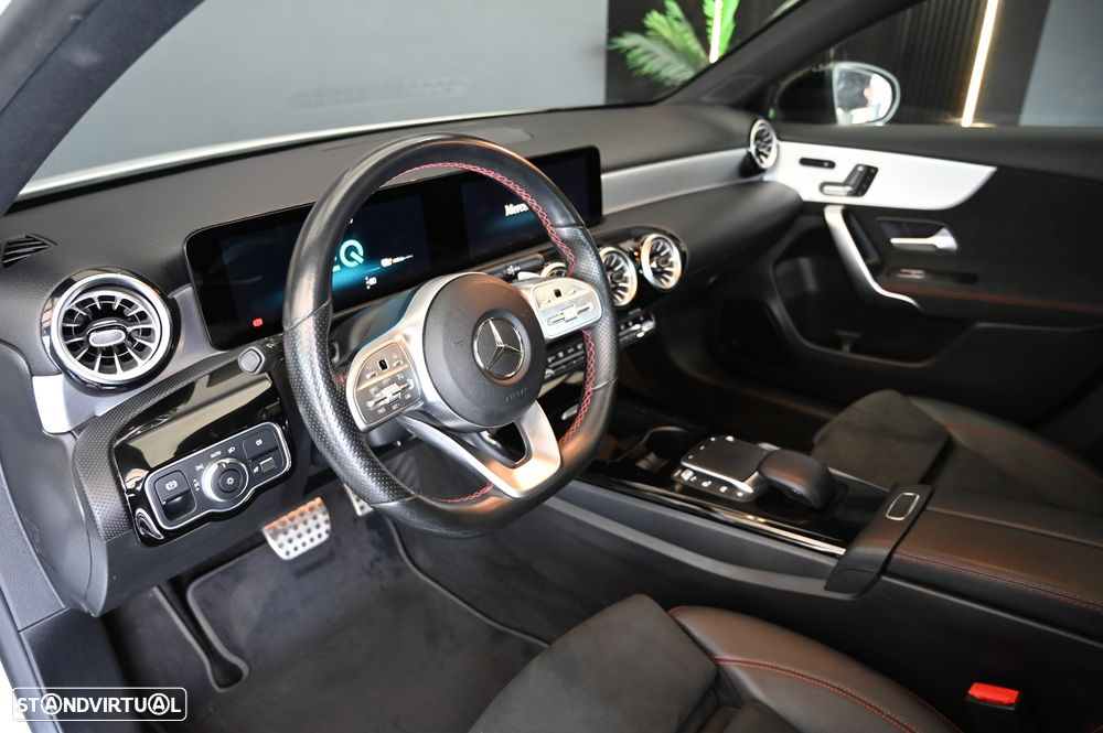 Mercedes-Benz A 250 Limousine e 8G-DCT AMG Line - 16