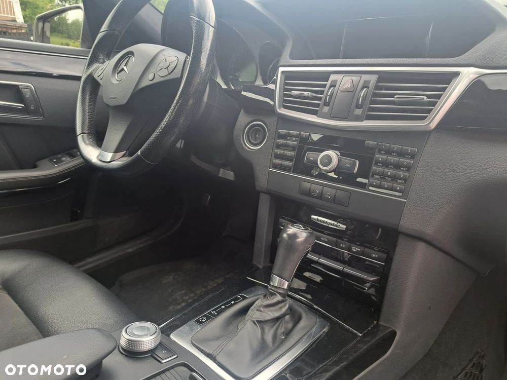 Mercedes-Benz Klasa E 220 CDI BlueEff Avantgarde - 24