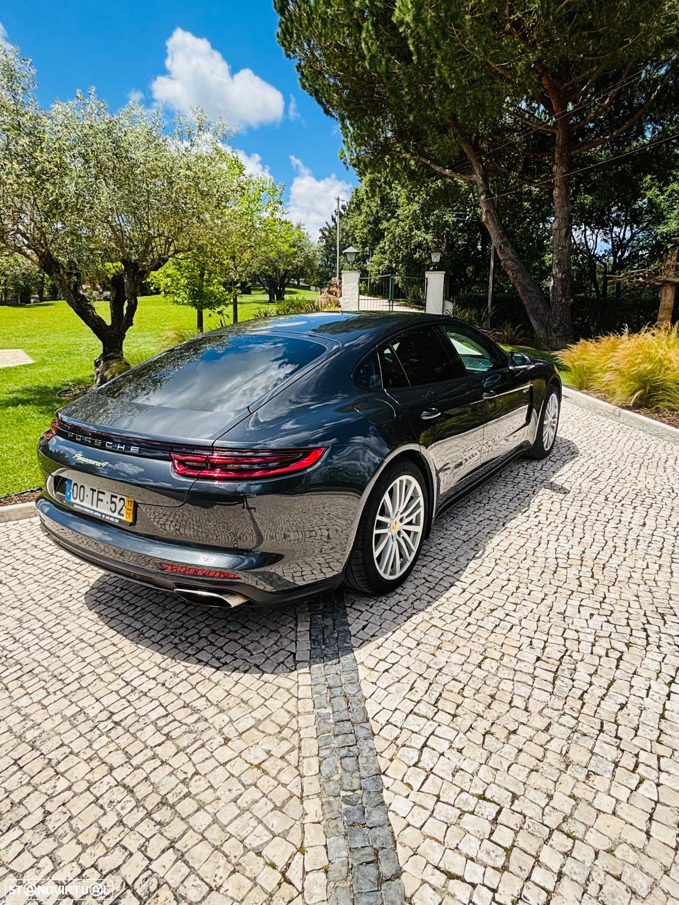 Porsche Panamera 4 E-Hybrid - 8