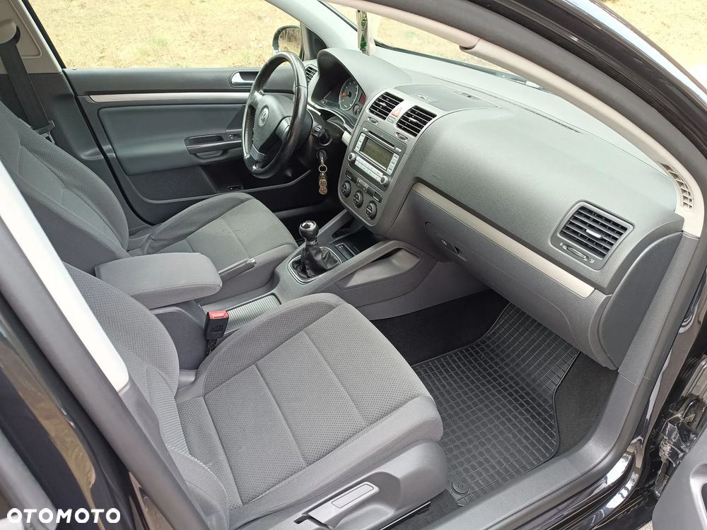 Volkswagen Golf 1.6 Comfortline - 27