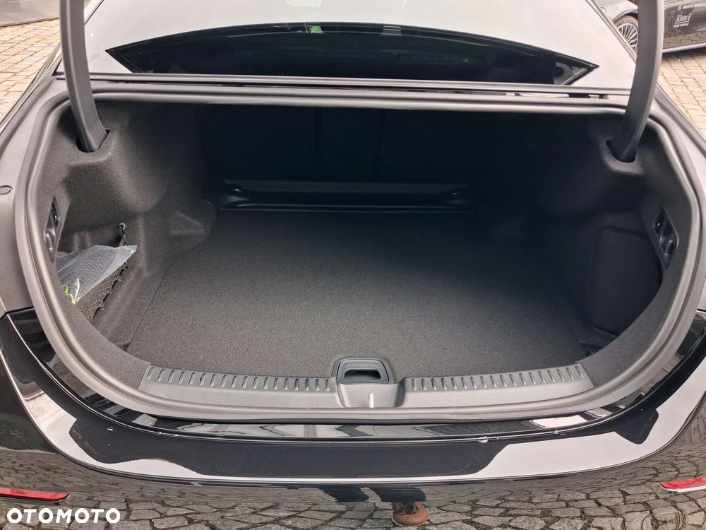 Mercedes-Benz Klasa E 220 d mHEV Avantgarde 9G-Tronic - 13