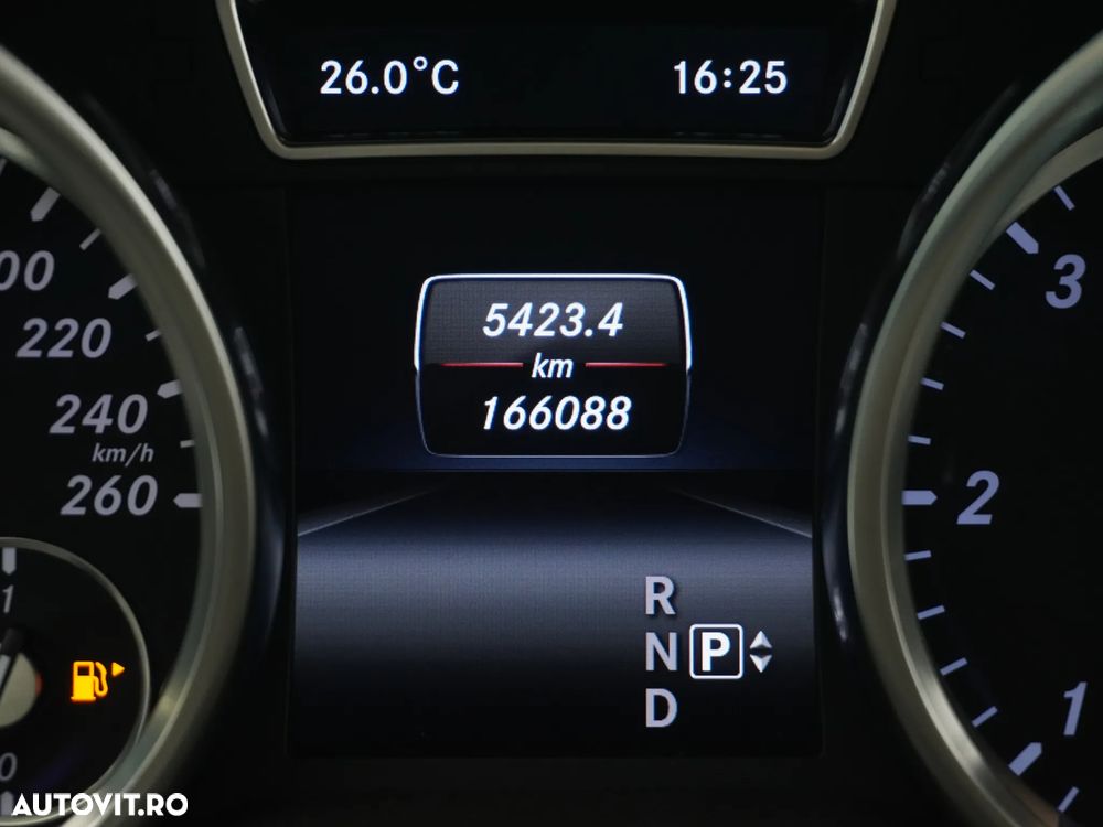 Mercedes-Benz ML 350 BlueTEC 4MATIC Aut - 32