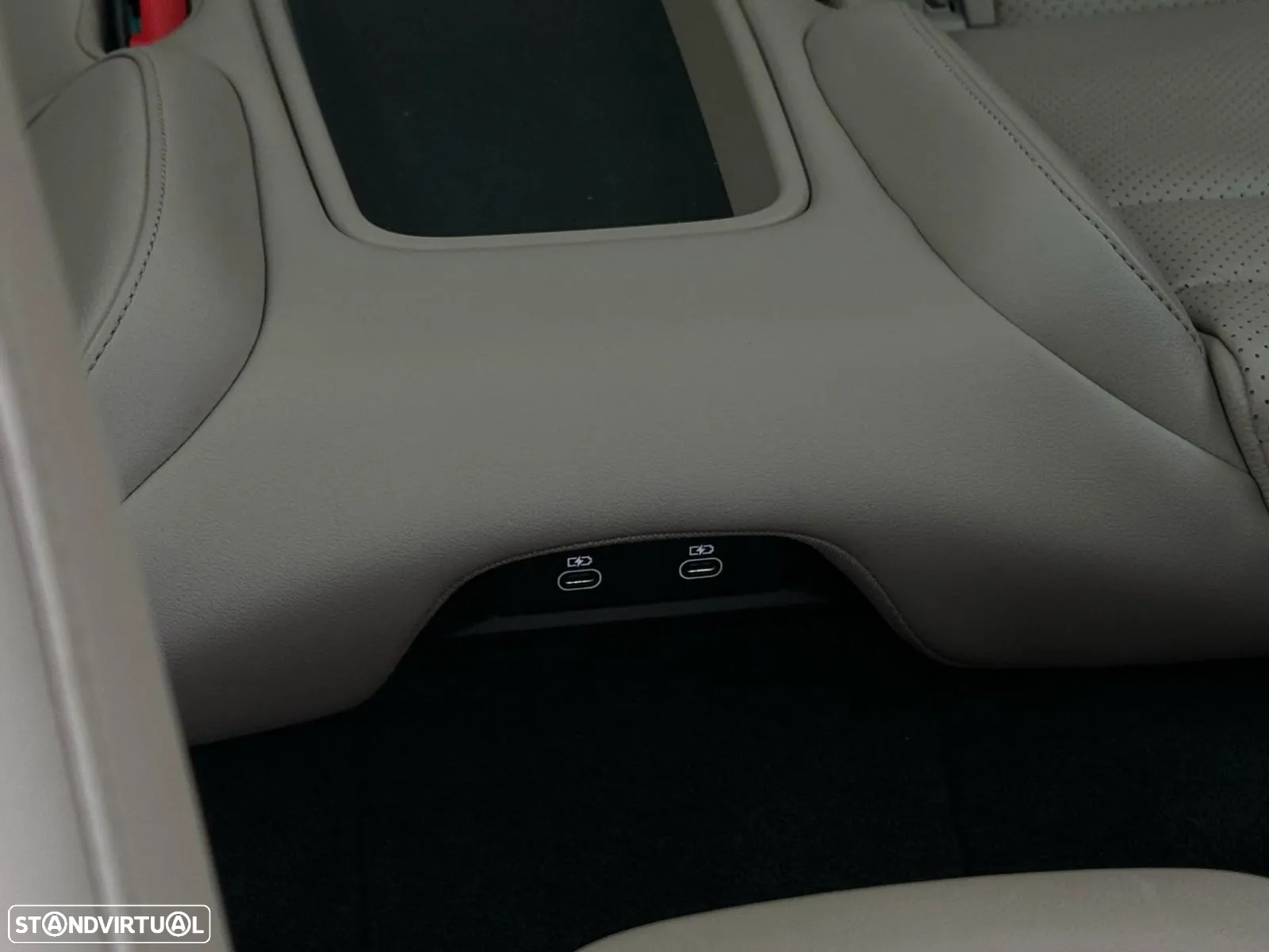 Porsche Taycan Cross Turismo 4 - 7