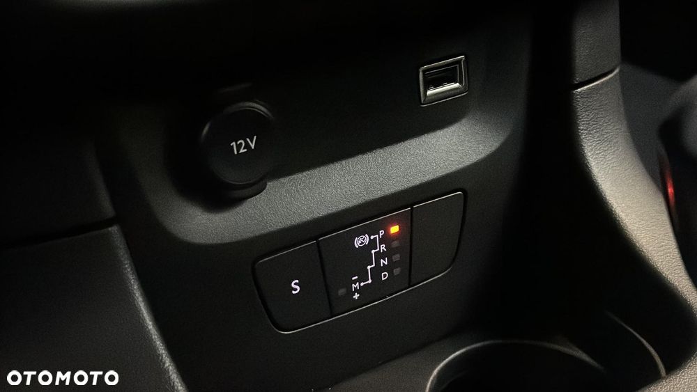 Citroën C3 1.2 PureTech Max EAT6 - 19