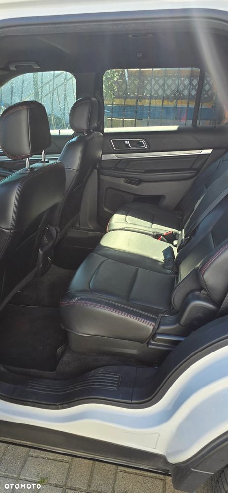 Ford Explorer - 2