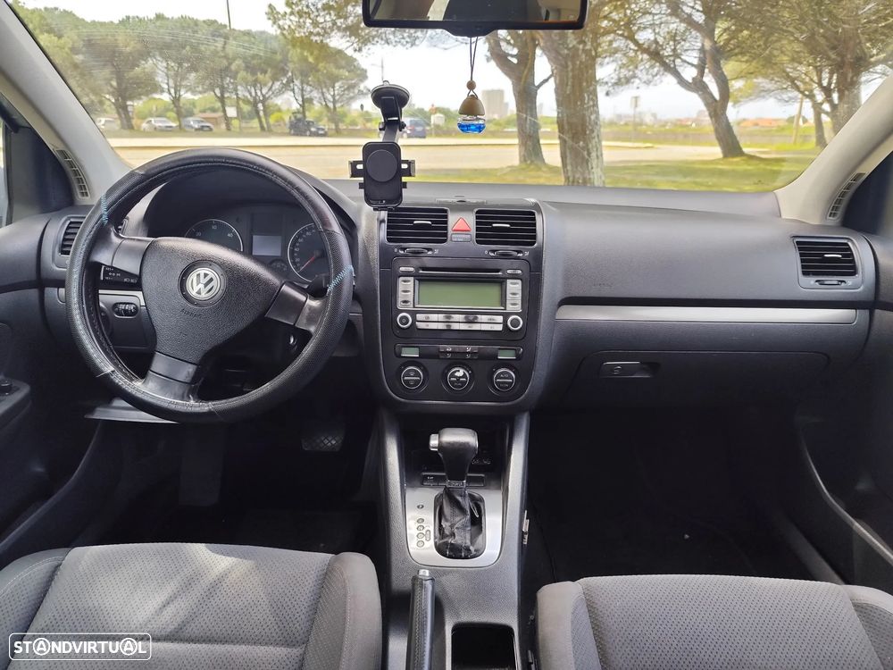 VW Golf 1.9 TDi Confortline DSG - 21