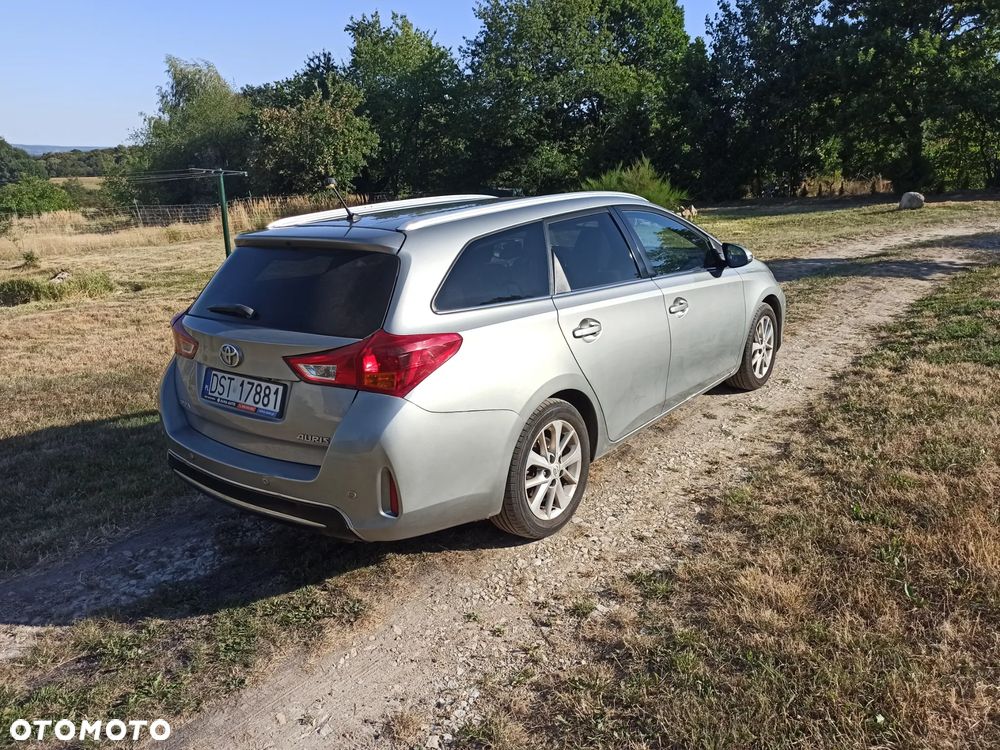 Toyota Auris 1.6 Premium MS - 6
